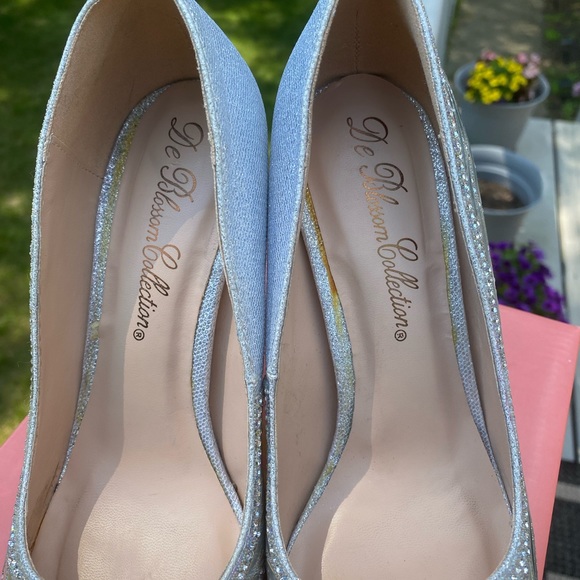 Silver heels - Picture 6 of 7